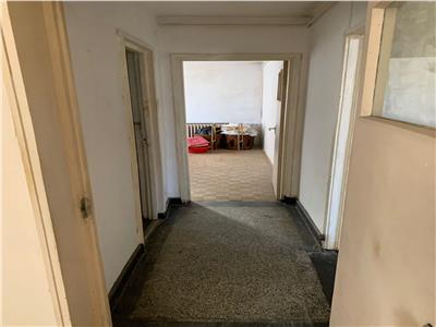 Apartament de vanzare 3 camere Piata Sudului