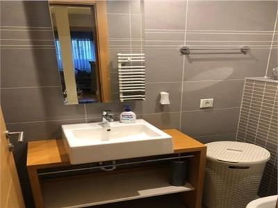 Apartament 3 camere de vanzare Vitan