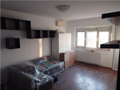 Vand Apartament 2 camere