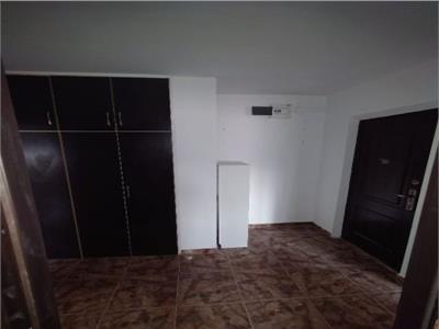 Vand Apartament 2 camere